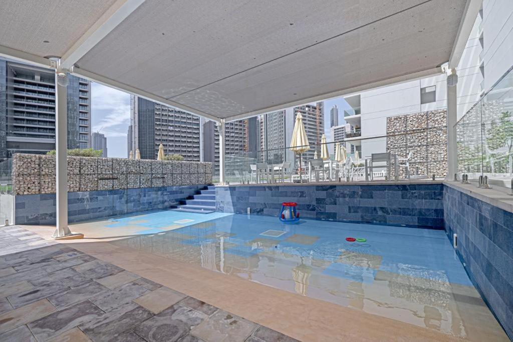 Fantastic One Bedroom Apartment With Burj-Khalifa View Dubái Exterior foto